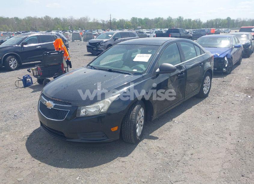 Photo 2 of 2011 Chevrolet Cruze LS (VIN 1G1PC5SH1B7294355)
