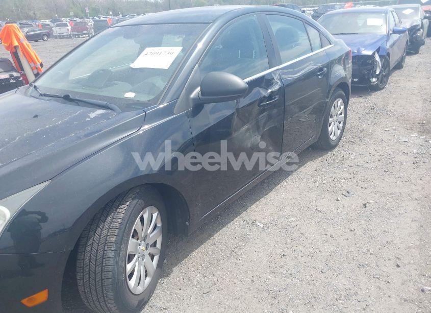 Photo 6 of 2011 Chevrolet Cruze LS (VIN 1G1PC5SH1B7294355)