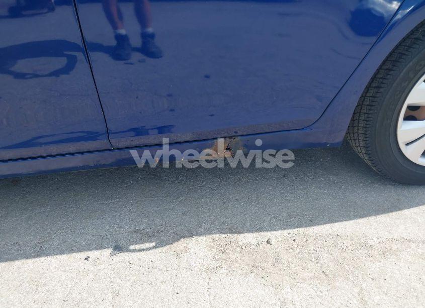 Photo 6 of 2012 Chevrolet Cruze LS (VIN 1G1PC5SH1C7129102)