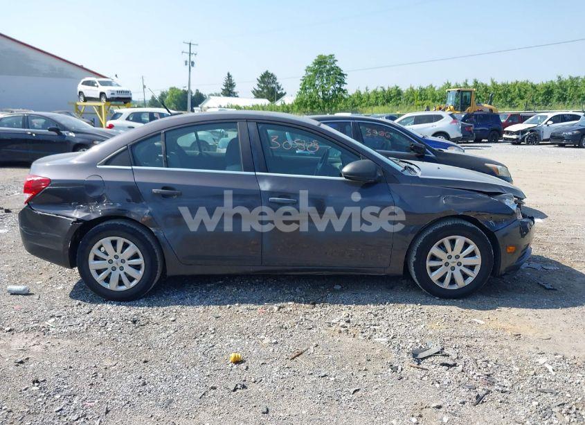 Photo 13 of 2011 Chevrolet Cruze LS (VIN 1G1PC5SH2B7108886)
