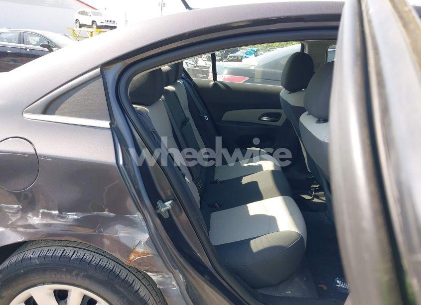 Photo 8 of 2011 Chevrolet Cruze LS (VIN 1G1PC5SH2B7108886)