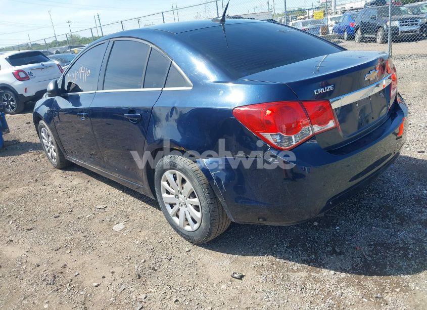 Photo 3 of 2011 Chevrolet Cruze LS (VIN 1G1PC5SH2B7158462)
