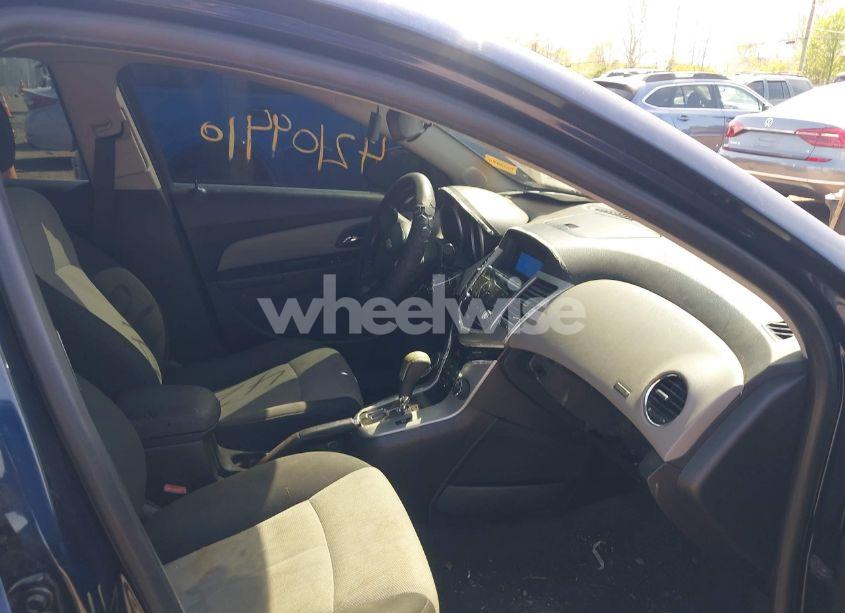 Photo 5 of 2011 Chevrolet Cruze LS (VIN 1G1PC5SH2B7158462)