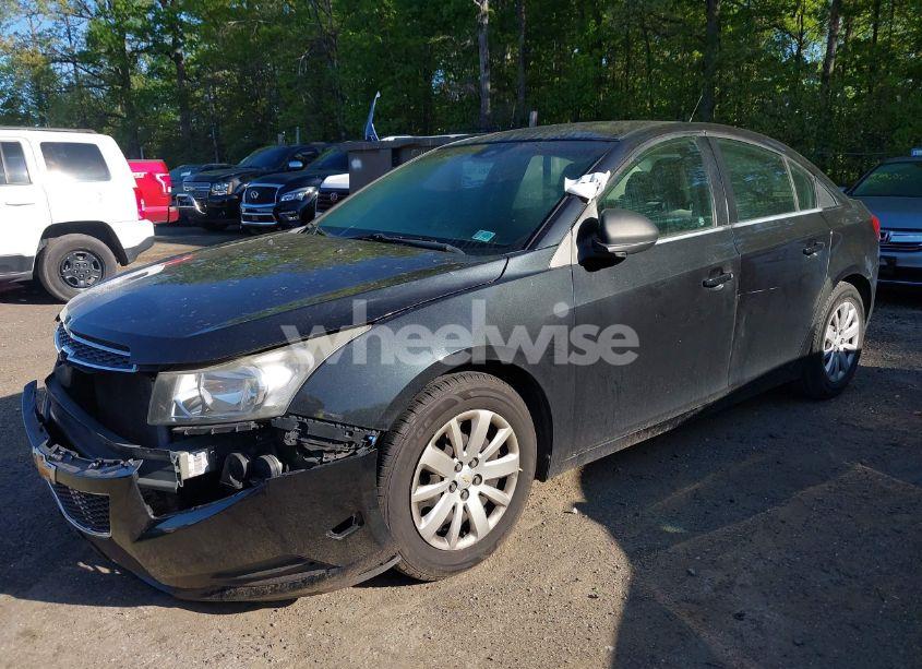 Photo 2 of 2011 Chevrolet Cruze LS (VIN 1G1PC5SH2B7177352)