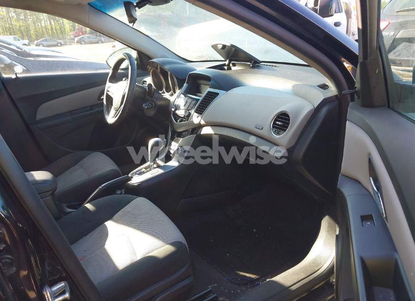 Photo 5 of 2011 Chevrolet Cruze LS (VIN 1G1PC5SH2B7177352)