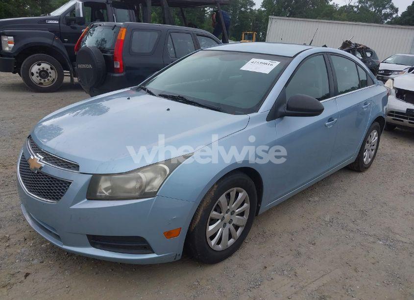 Photo 2 of 2011 Chevrolet Cruze LS (VIN 1G1PC5SH2B7282165)