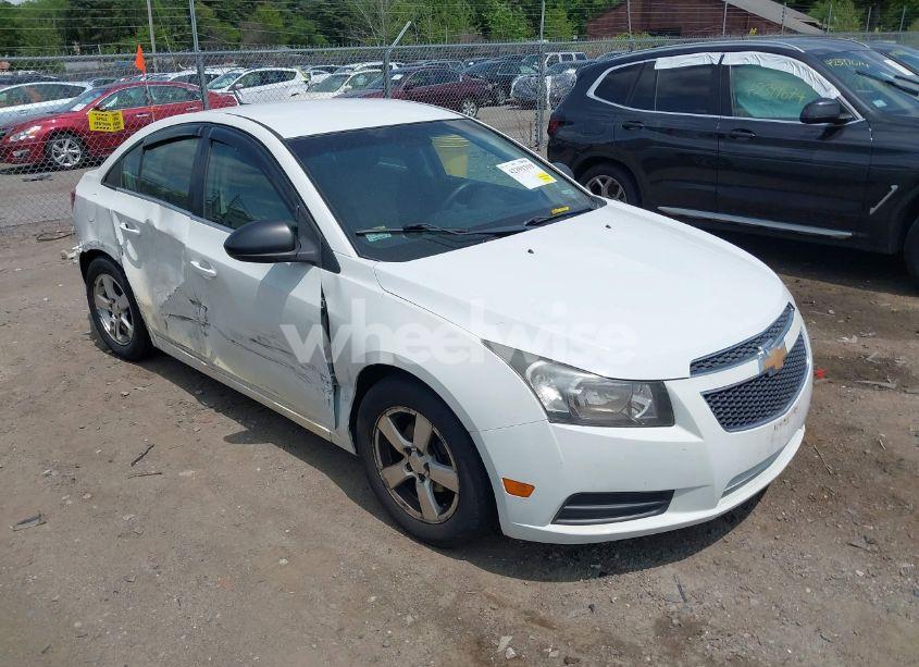 2011 Chevrolet Cruze LS (VIN 1G1PC5SH2B7283252) main photo
