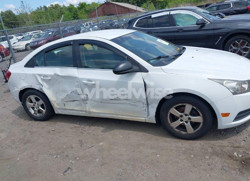 Photo 13 of 2011 Chevrolet Cruze LS (VIN 1G1PC5SH2B7283252)