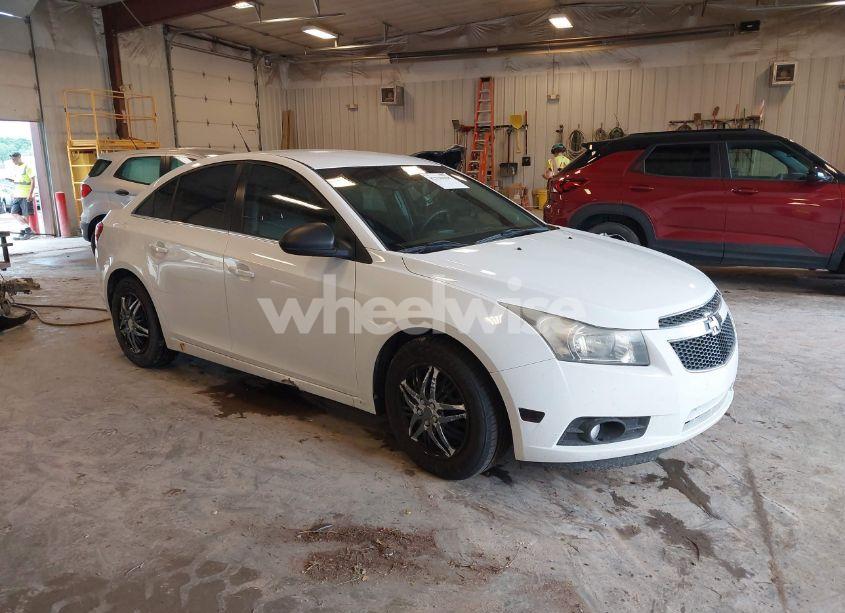 2012 Chevrolet Cruze LS (VIN 1G1PC5SH2C7268669) main photo
