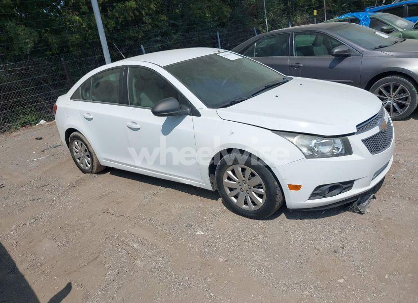 2012 Chevrolet Cruze LS (VIN 1G1PC5SH2C7404265) main photo