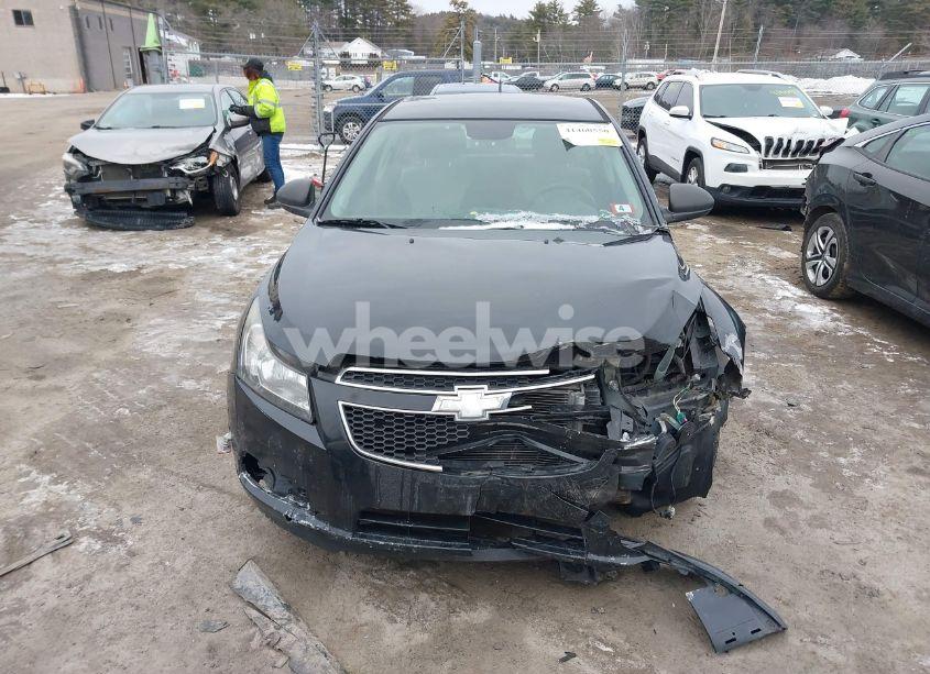 Photo 12 of 2012 Chevrolet Cruze LS (VIN 1G1PC5SH2C7407134)