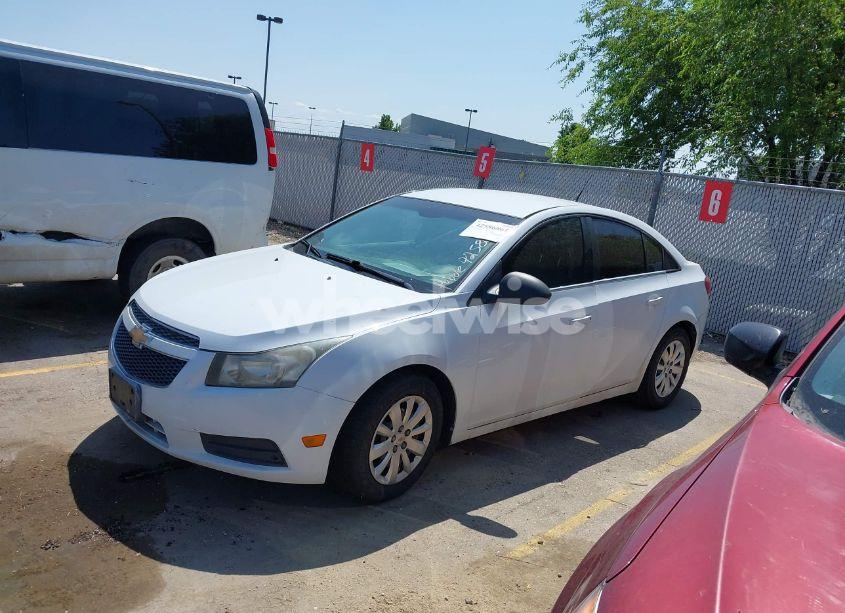 Photo 2 of 2011 Chevrolet Cruze LS (VIN 1G1PC5SH3B7114504)
