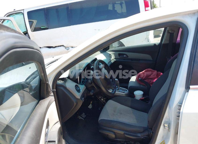 Photo 5 of 2011 Chevrolet Cruze LS (VIN 1G1PC5SH3B7114504)