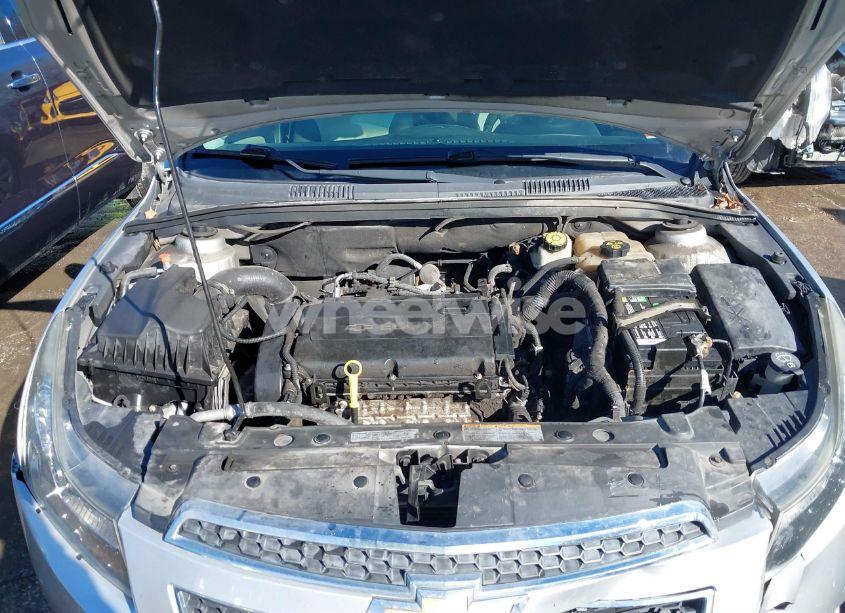 Photo 10 of 2011 Chevrolet Cruze LS (VIN 1G1PC5SH3B7140889)