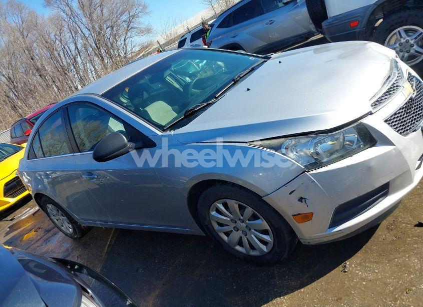 Photo 13 of 2011 Chevrolet Cruze LS (VIN 1G1PC5SH3B7140889)