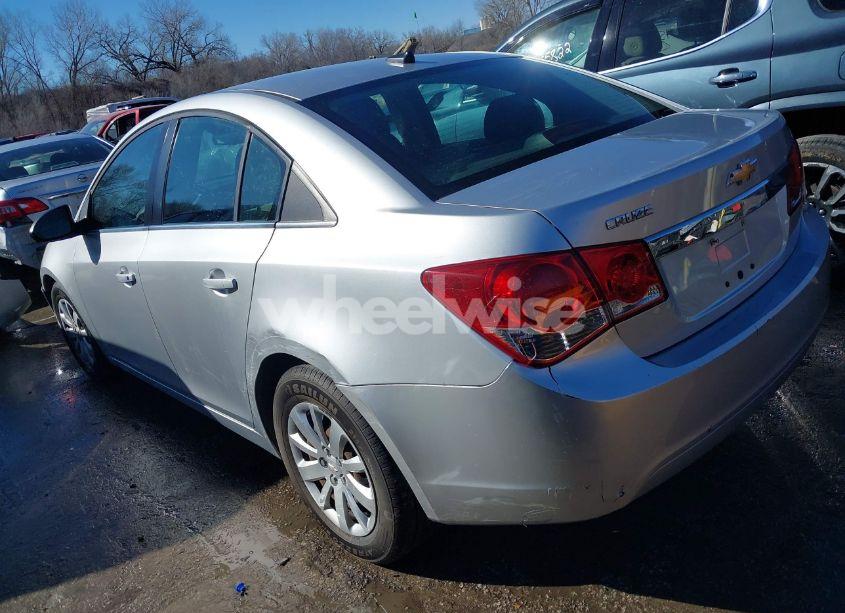 Photo 3 of 2011 Chevrolet Cruze LS (VIN 1G1PC5SH3B7140889)