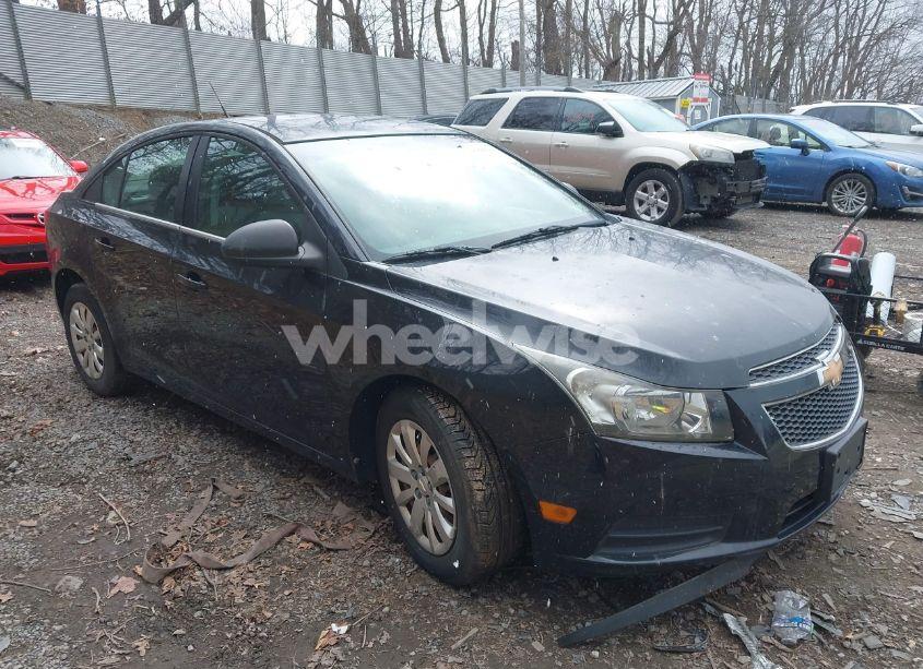 2011 Chevrolet Cruze LS (VIN 1G1PC5SH3B7149429) main photo
