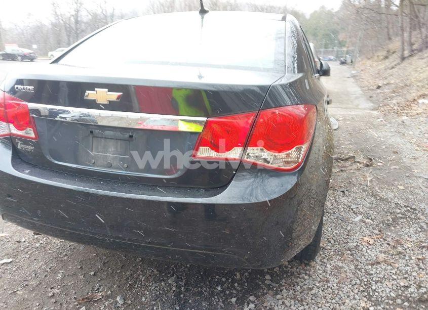 Photo 12 of 2011 Chevrolet Cruze LS (VIN 1G1PC5SH3B7149429)