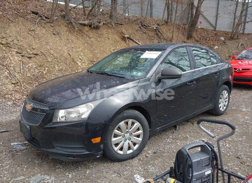 Photo 2 of 2011 Chevrolet Cruze LS (VIN 1G1PC5SH3B7149429)