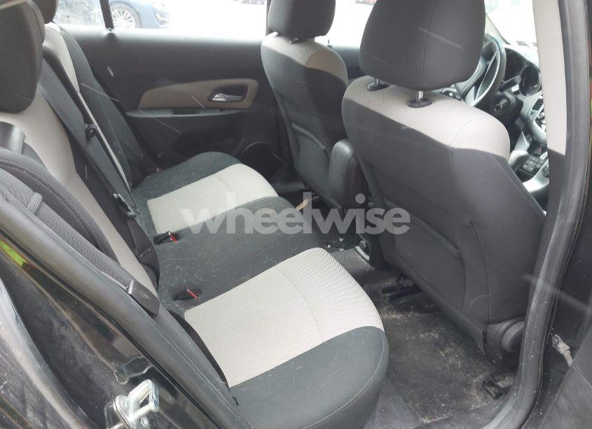 Photo 8 of 2011 Chevrolet Cruze LS (VIN 1G1PC5SH3B7149429)