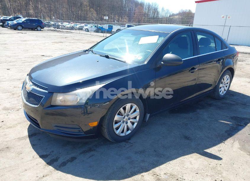 Photo 2 of 2011 Chevrolet Cruze LS (VIN 1G1PC5SH3B7286094)