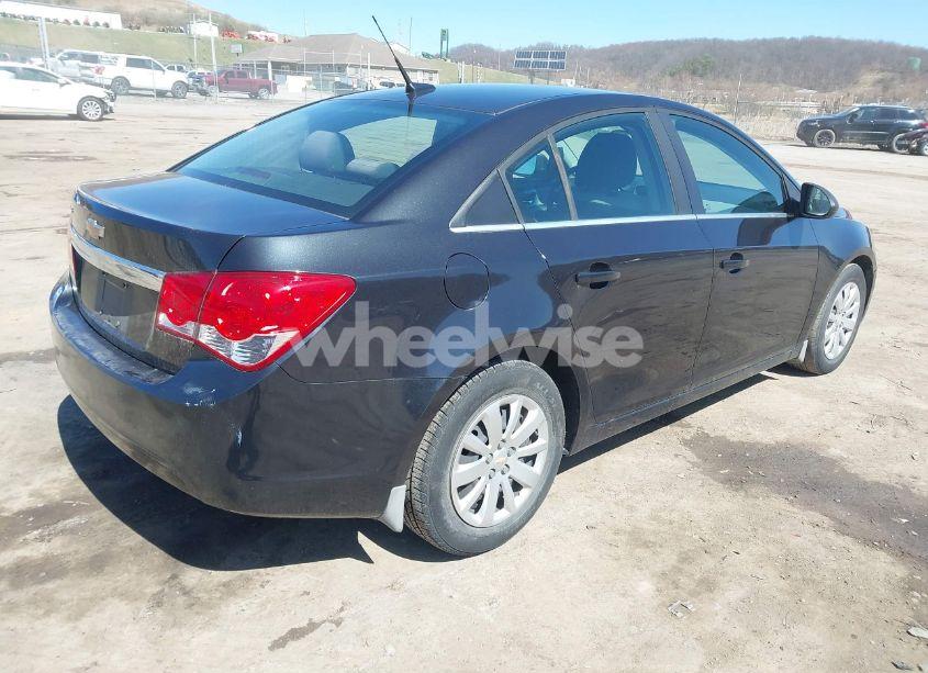 Photo 4 of 2011 Chevrolet Cruze LS (VIN 1G1PC5SH3B7286094)