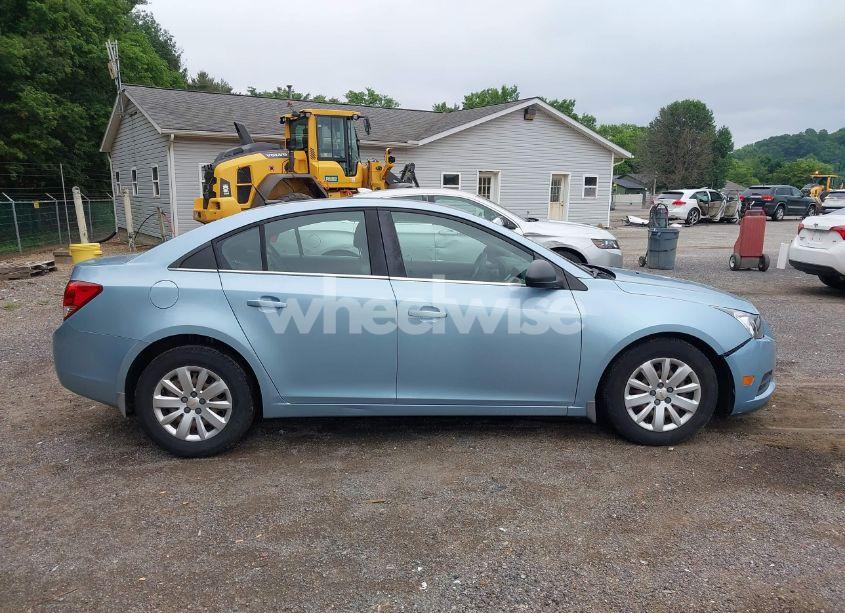 Photo 14 of 2011 Chevrolet Cruze LS (VIN 1G1PC5SH3B7291084)