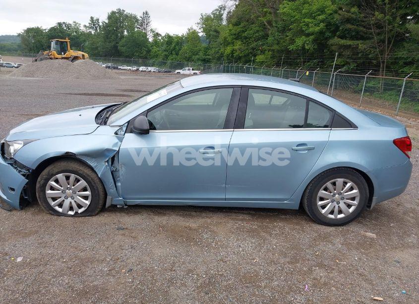 Photo 15 of 2011 Chevrolet Cruze LS (VIN 1G1PC5SH3B7291084)