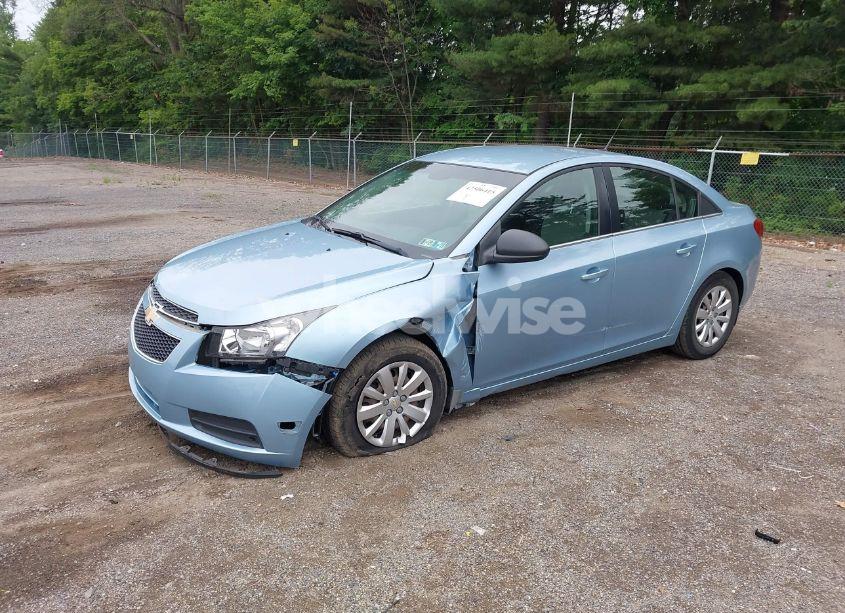 Photo 2 of 2011 Chevrolet Cruze LS (VIN 1G1PC5SH3B7291084)