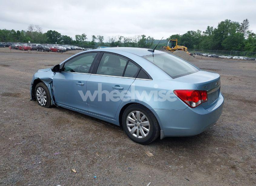 Photo 3 of 2011 Chevrolet Cruze LS (VIN 1G1PC5SH3B7291084)