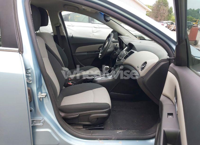 Photo 5 of 2011 Chevrolet Cruze LS (VIN 1G1PC5SH3B7291084)