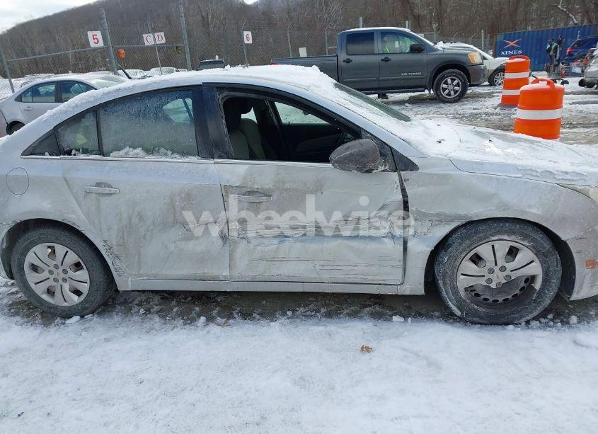 Photo 6 of 2012 Chevrolet Cruze LS (VIN 1G1PC5SH3C7252061)