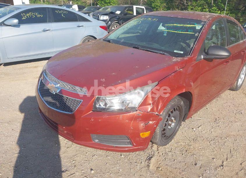 Photo 6 of 2012 Chevrolet Cruze LS (VIN 1G1PC5SH3C7263884)