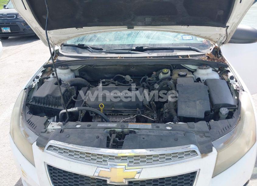 Photo 10 of 2011 Chevrolet Cruze LS (VIN 1G1PC5SH4B7117380)