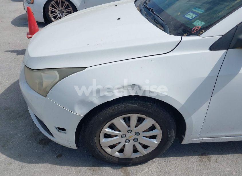 Photo 6 of 2011 Chevrolet Cruze LS (VIN 1G1PC5SH4B7117380)