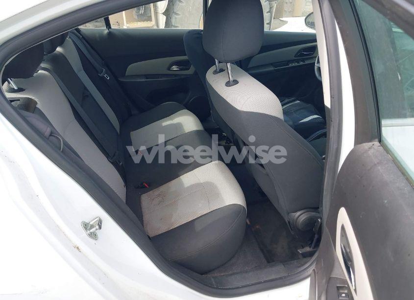 Photo 8 of 2011 Chevrolet Cruze LS (VIN 1G1PC5SH4B7117380)