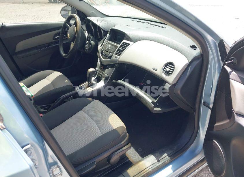 Photo 5 of 2011 Chevrolet Cruze LS (VIN 1G1PC5SH4B7126676)