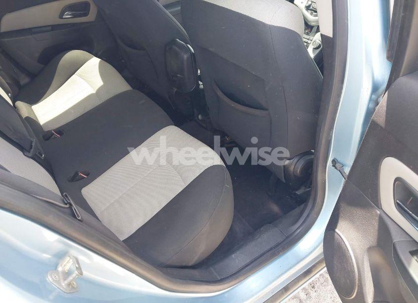 Photo 8 of 2011 Chevrolet Cruze LS (VIN 1G1PC5SH4B7126676)