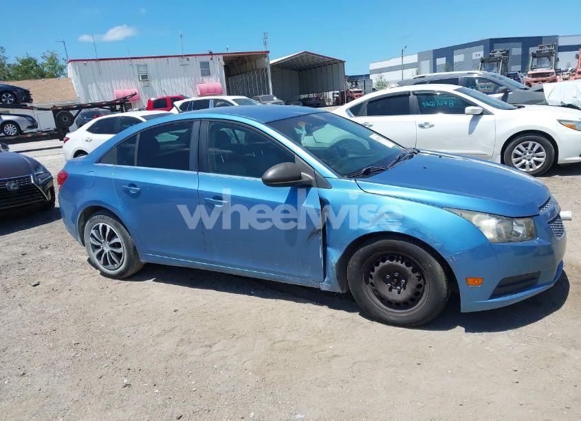 Photo 13 of 2012 Chevrolet Cruze LS (VIN 1G1PC5SH4C7116571)