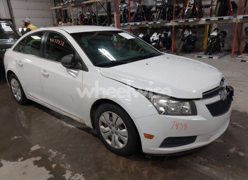 2012 Chevrolet Cruze LS (VIN 1G1PC5SH4C7242669) main photo