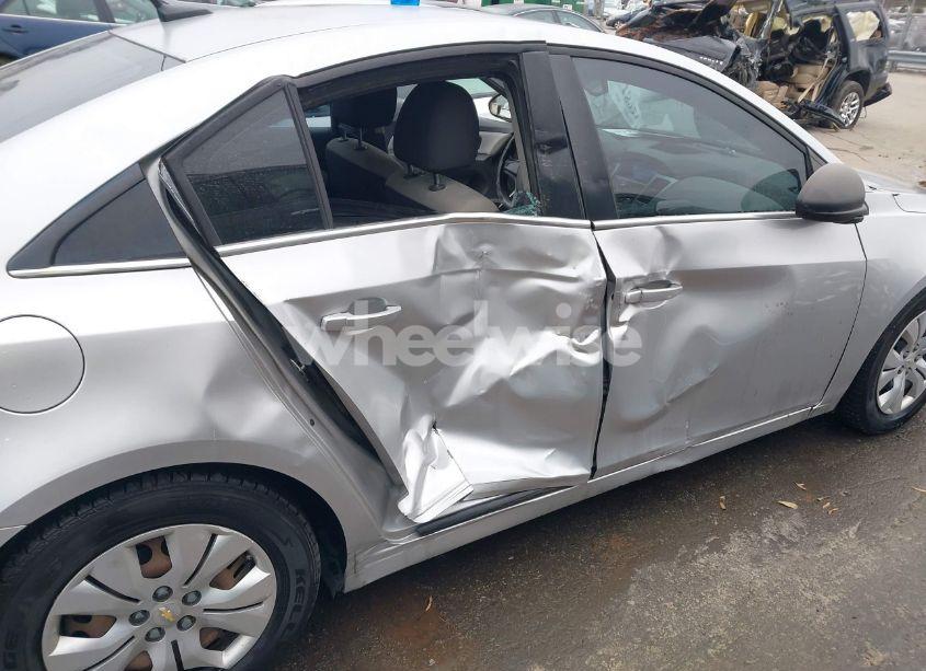 Photo 6 of 2012 Chevrolet Cruze LS (VIN 1G1PC5SH4C7288440)