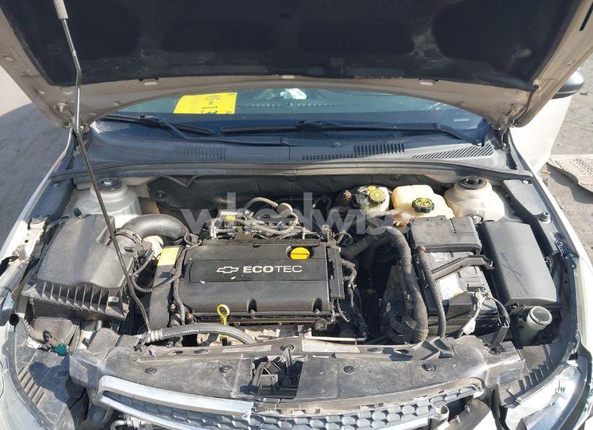 Photo 10 of 2012 Chevrolet Cruze LS (VIN 1G1PC5SH4C7327088)