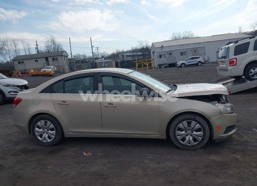Photo 13 of 2012 Chevrolet Cruze LS (VIN 1G1PC5SH4C7327088)