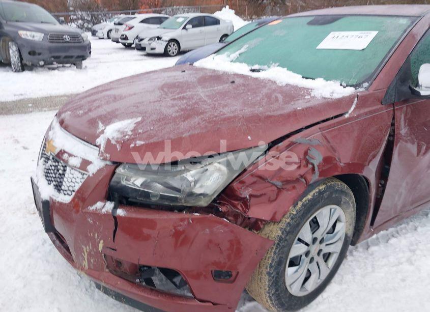 Photo 6 of 2012 Chevrolet Cruze LS (VIN 1G1PC5SH4C7390983)