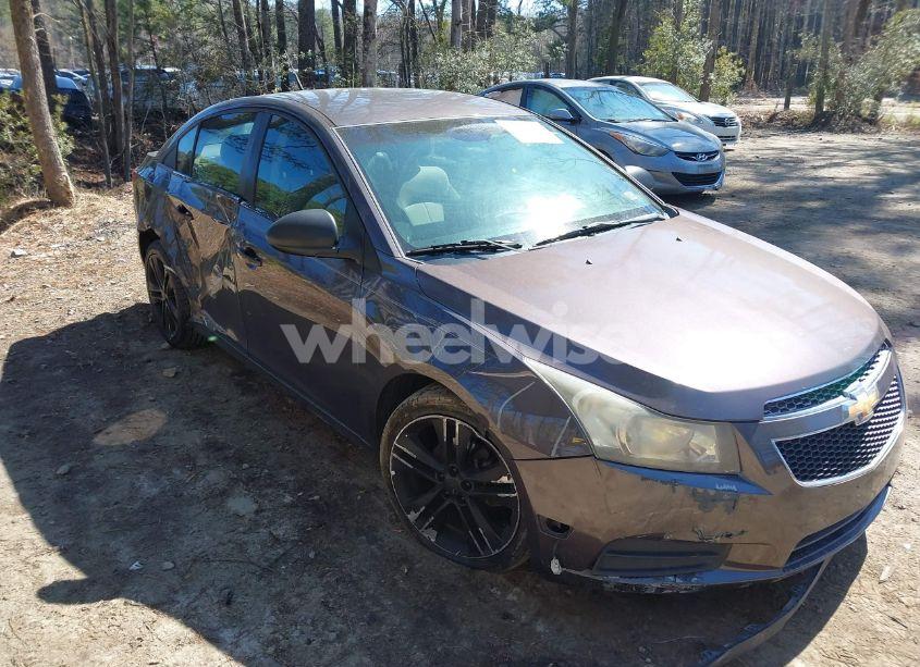 2011 Chevrolet Cruze LS (VIN 1G1PC5SH5B7101270) main photo