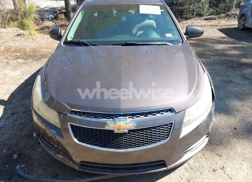 Photo 12 of 2011 Chevrolet Cruze LS (VIN 1G1PC5SH5B7101270)