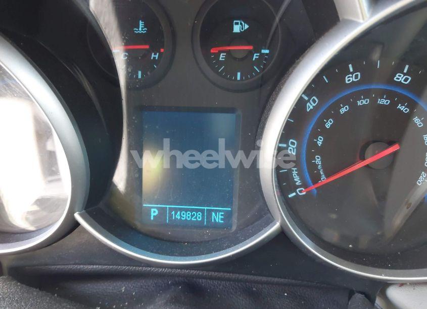 Photo 7 of 2011 Chevrolet Cruze LS (VIN 1G1PC5SH5B7101270)