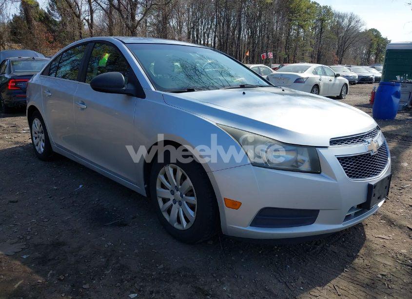 2011 Chevrolet Cruze LS (VIN 1G1PC5SH5B7129215) main photo