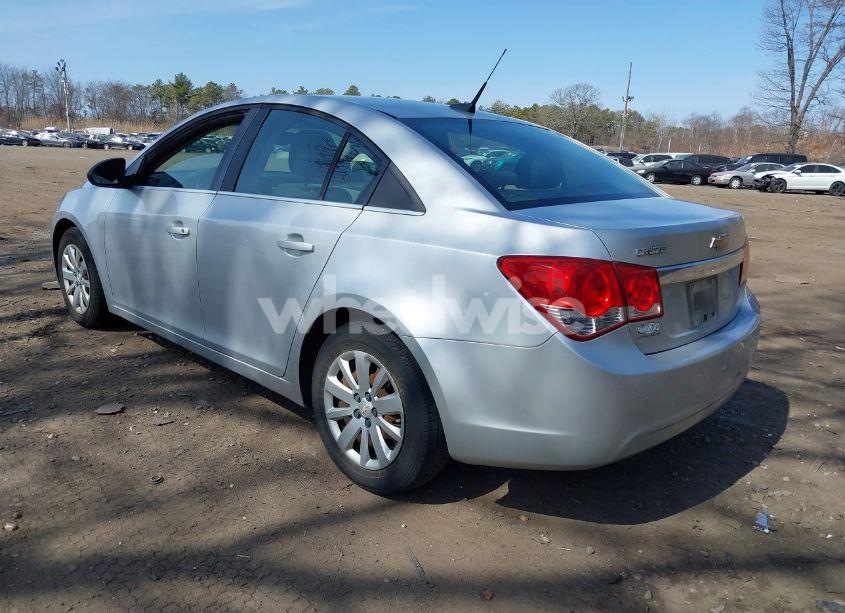 Photo 3 of 2011 Chevrolet Cruze LS (VIN 1G1PC5SH5B7129215)