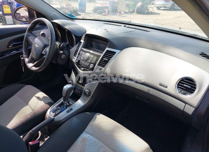 Photo 5 of 2011 Chevrolet Cruze LS (VIN 1G1PC5SH5B7129215)